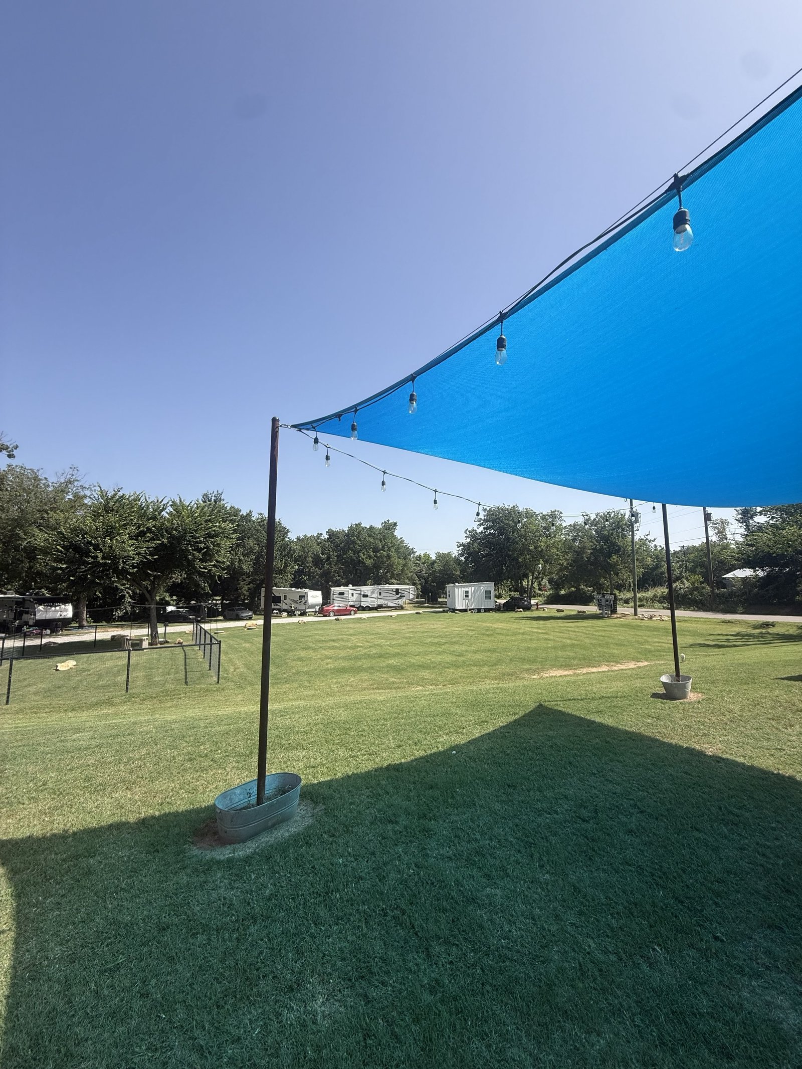 Shaded Area Outside The Laundromat